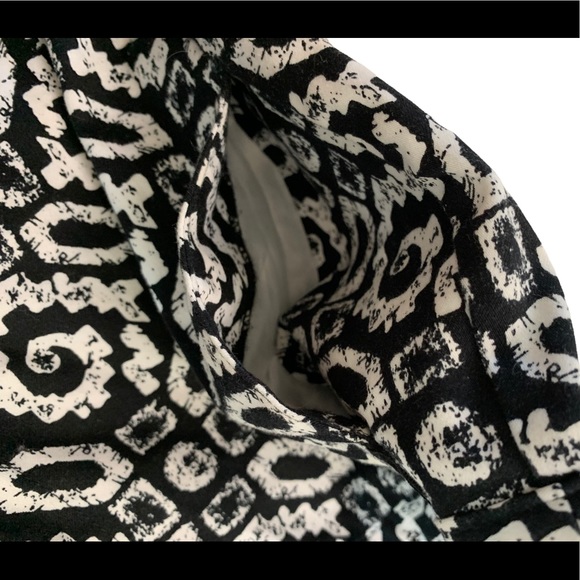 Ruby Rd. Black & White Capri Pants Size 4P - Picture 10 of 13